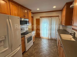 2185 N 70th St, Wauwatosa, WI 53213