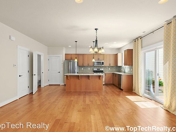 5th image of 556 NE 76th Ave