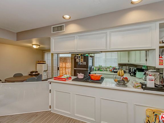 2nd image of 2944 Fairmount Ave APT 8