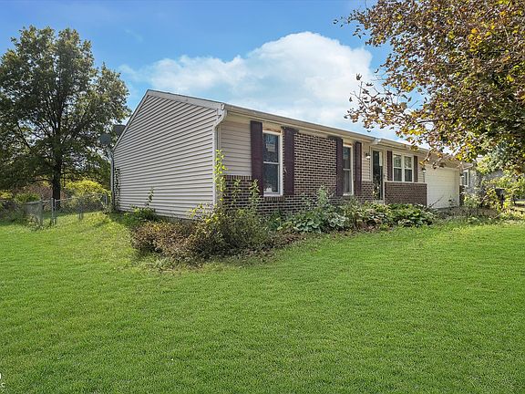 2nd image of 3715 Valley Lake Dr