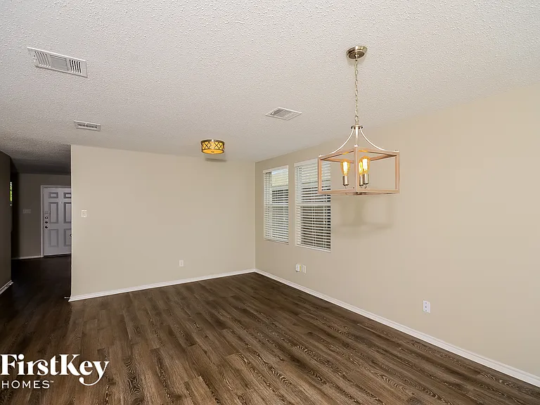 313 Butch Cassidy Dr — Photo 4