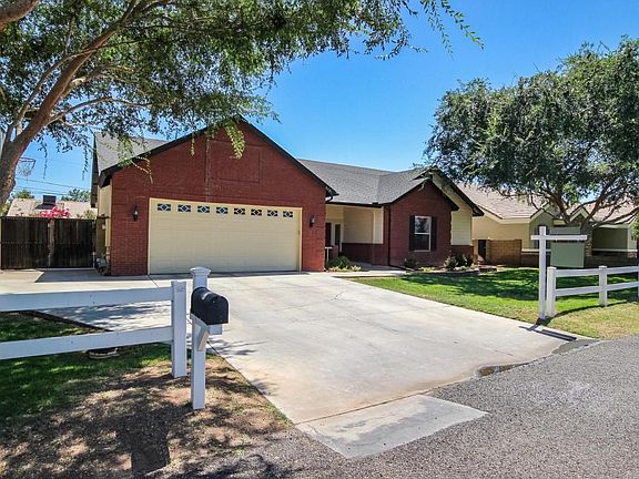 4th image of 5321 E Escondido Cir