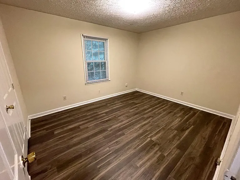 437 Lexington Hts — Photo 10