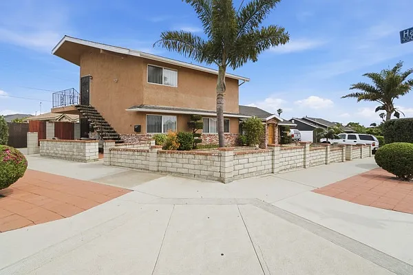 943 W Hamilton Ave #943
