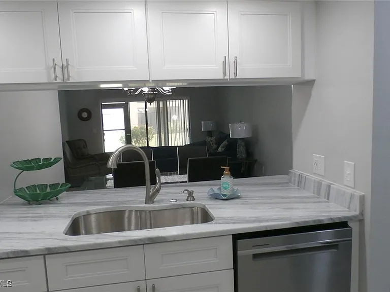 11110 Caravel Cir #101 — Photo 6