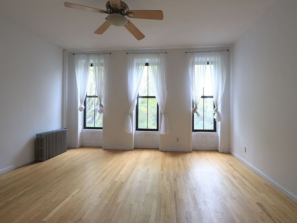 1st image of 161A Carroll St #3