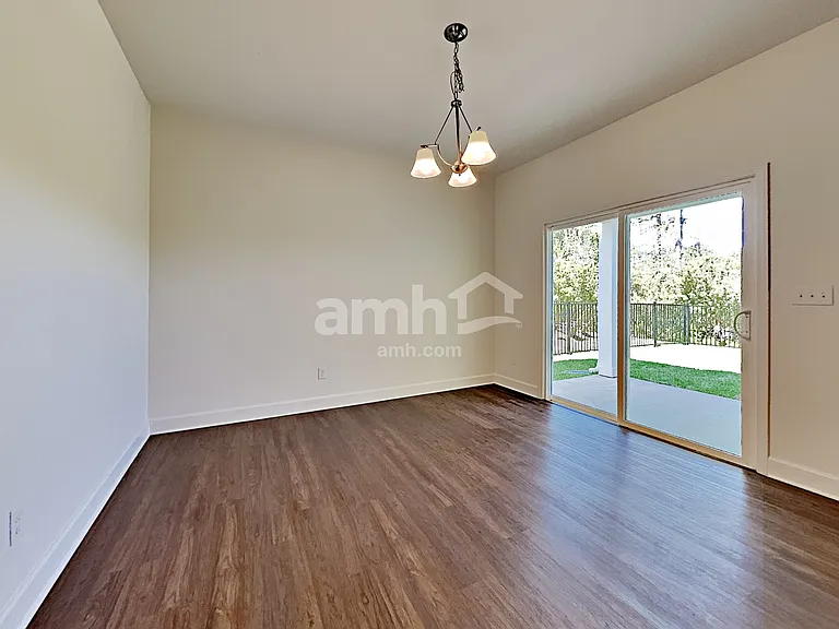 481 Sandstone Dr — Photo 7