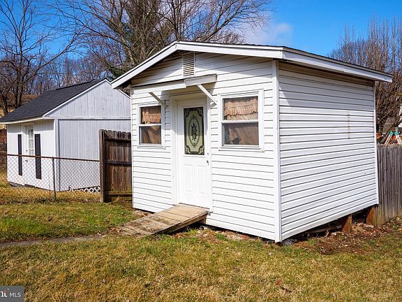 4th image of 4312 Evergreen Dr