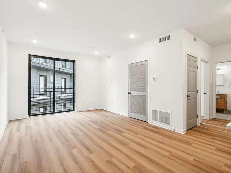 Brand New Fishtown Apartments — Photo 51