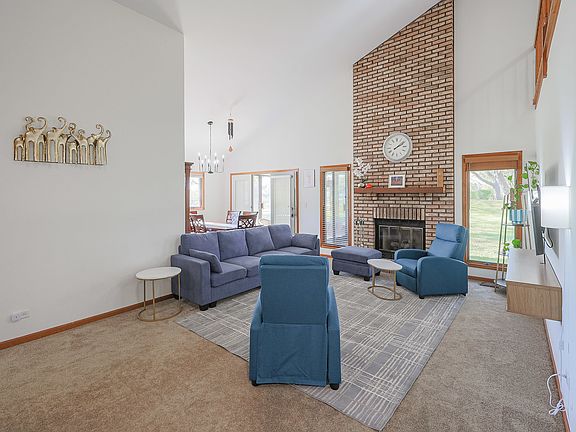 4th image of 1801 Monterey Ct