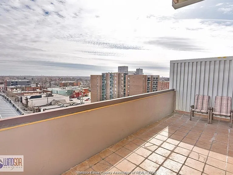 380 Pelissier St #904 — Photo 35