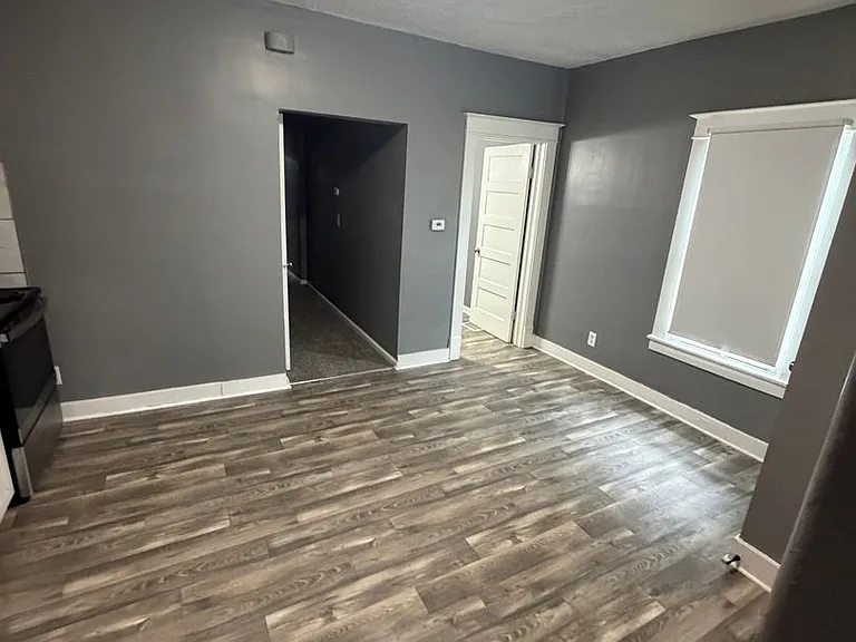 1301 Lillian Ave — Photo 10