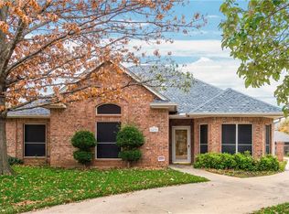 1631 Greenway Ct, Midlothian, TX 76065