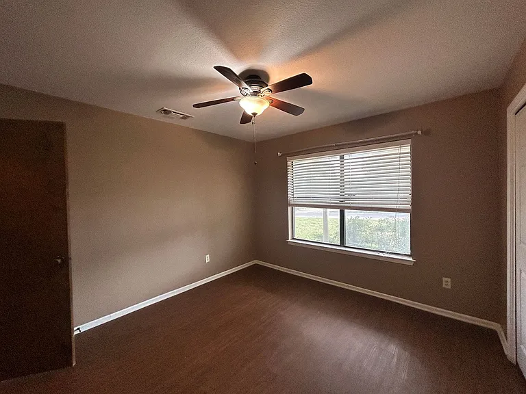 826 Timber Dr — Photo 38