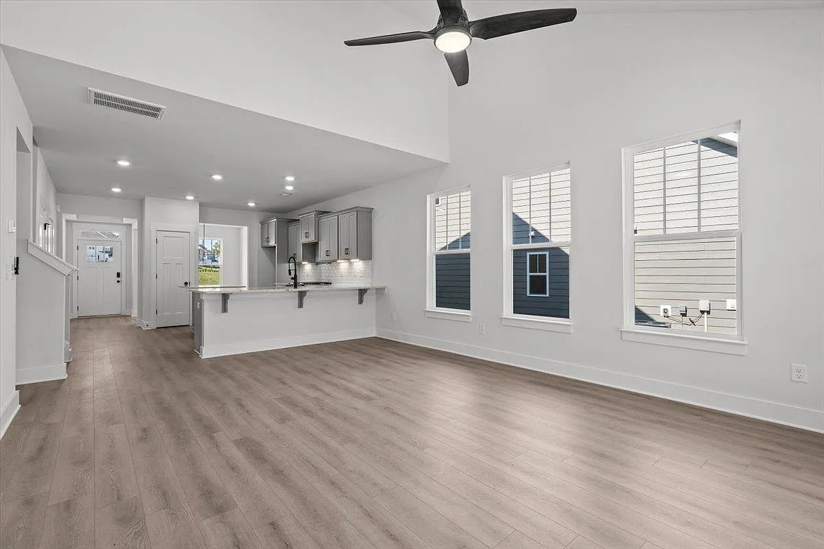 563 Mill Park Way — Photo 4