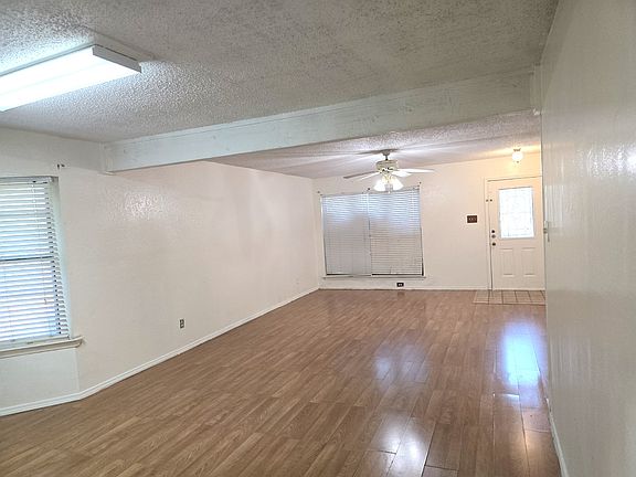 3rd image of 4105 Fletcher Dr