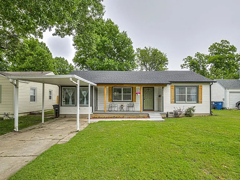 1335 S Pittsburg Ave — Photo 1