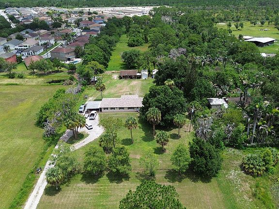 4th image of 9302 Orange Avenue