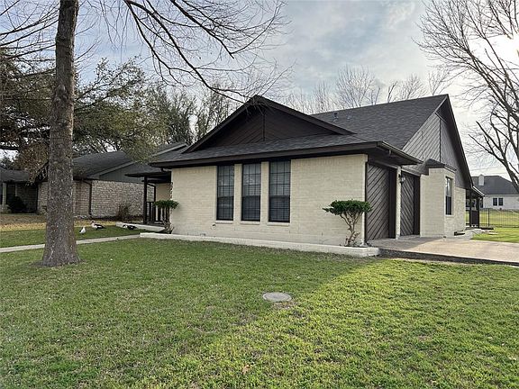 4th image of 2711 Kelly Dr