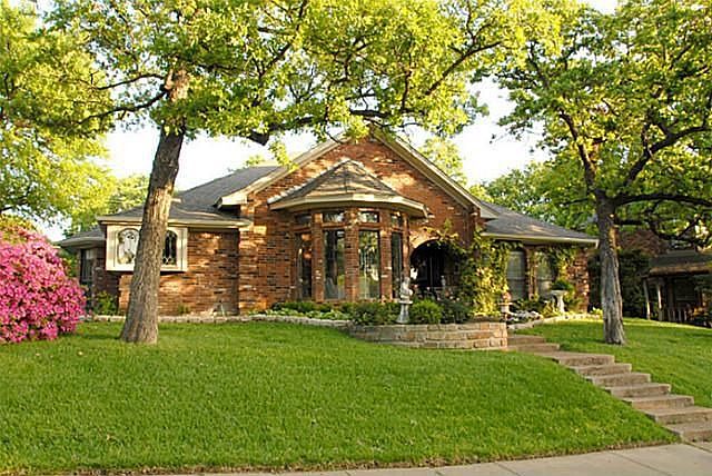 1st image of 6700 Shorewood Dr
