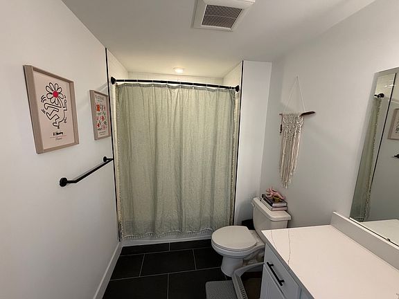 4th image of 2214 N Front St #304
