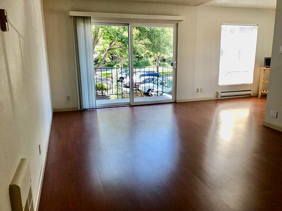 2nd image of 904 Peninsula Ave APT 203