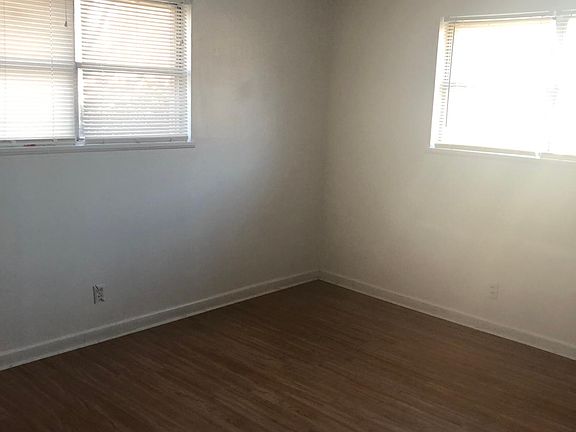 4th image of 2518 Woodard St