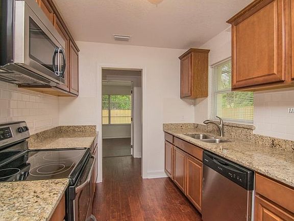 5th image of 3919 Paxton Ave