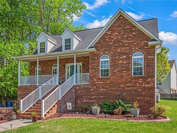 4th image of 5095 Lake Garden Ct