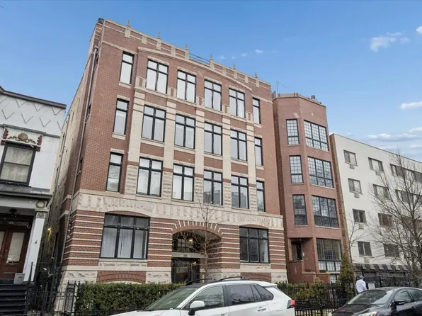 (undisclosed Address), Chicago, IL 60657