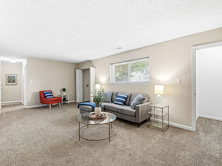 10 West Apartments — Photo 31