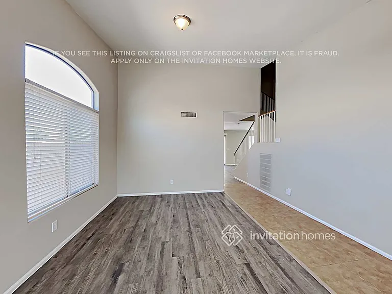 4614 W Valencia Dr — Photo 4