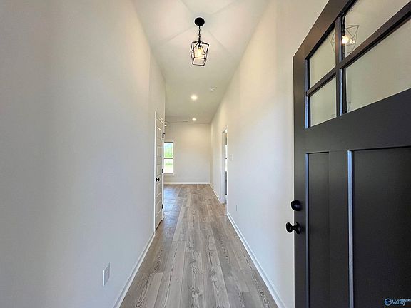 3rd image of 123 Parvin Way Dr