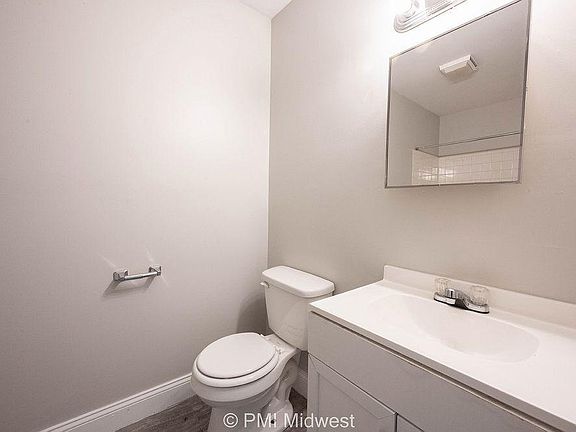 4th image of 2835 Oxford Ln