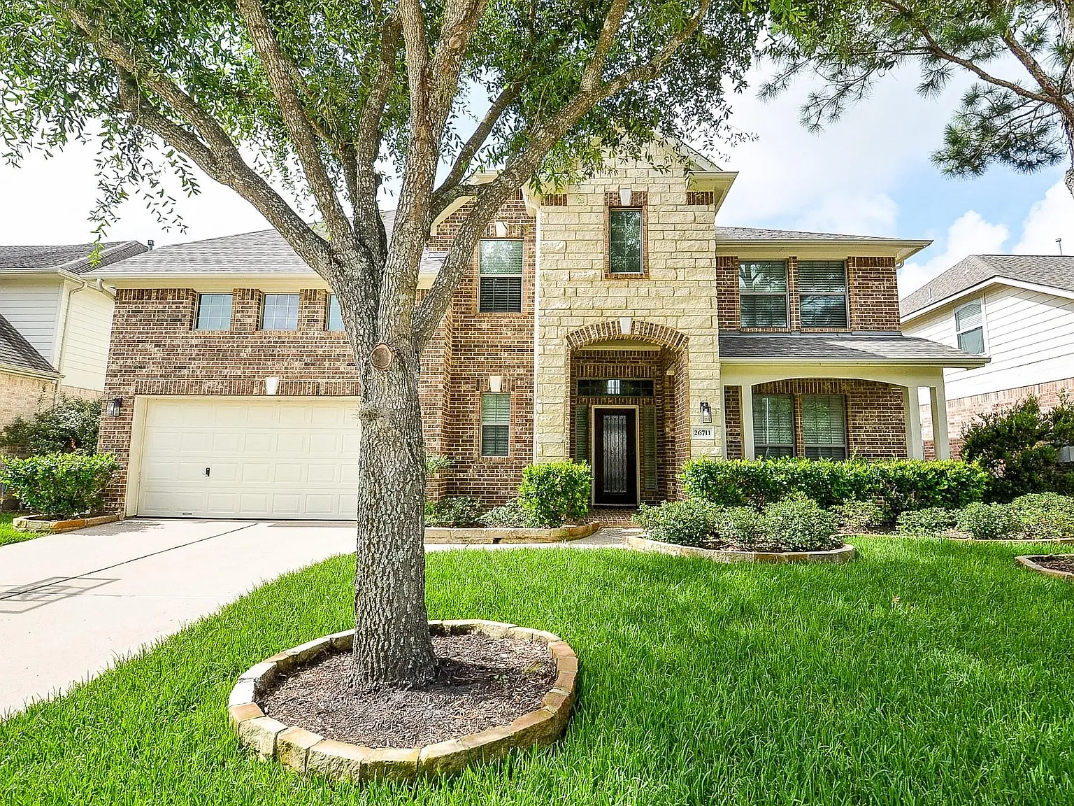 4 bed, 3.5 bath, 3290 sqft, $3,750 — Photo 3