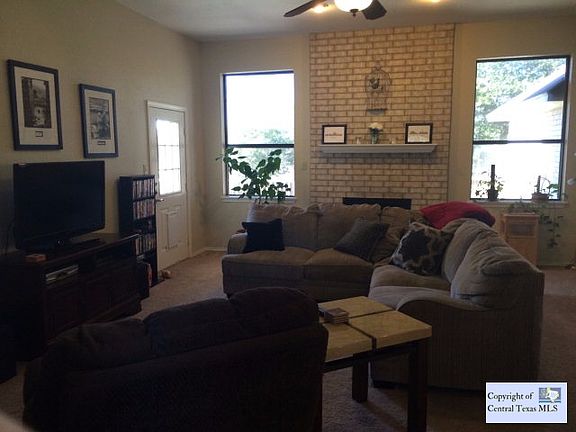 4th image of 611 Summerwood Dr