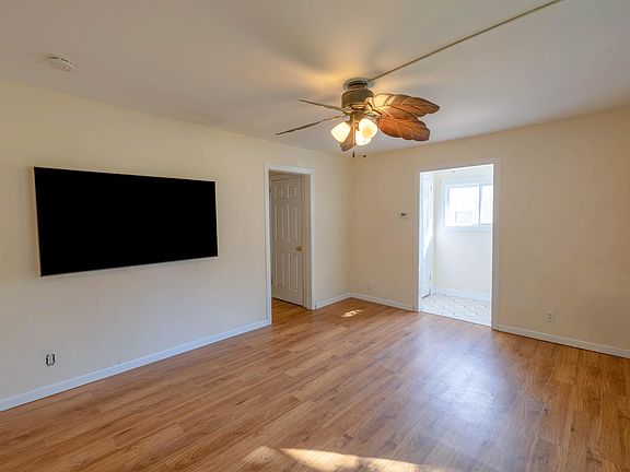 5th image of 2920 Charlesgate Ave SW