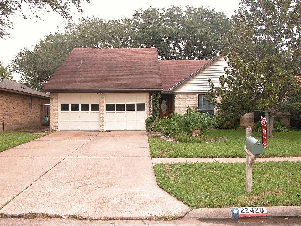 1st image of 22426 Elsinore Dr