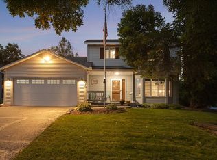 9070 Glacier Rd, Woodbury, MN 55125