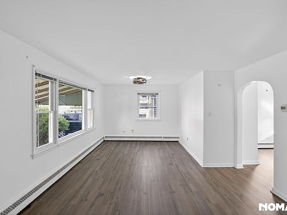 2nd image of 426 Myrtle Ave #A