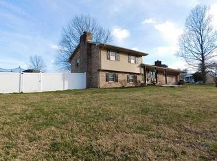 4231 Hilldale Dr, Newburgh, IN 47630