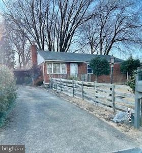 6608 Oak Dr, Alexandria, VA, 22306