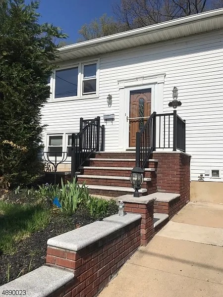 3173 Clark Ln photo 1