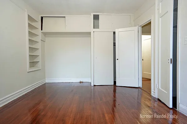 Rented by Norman Raindel, LREB | media 23