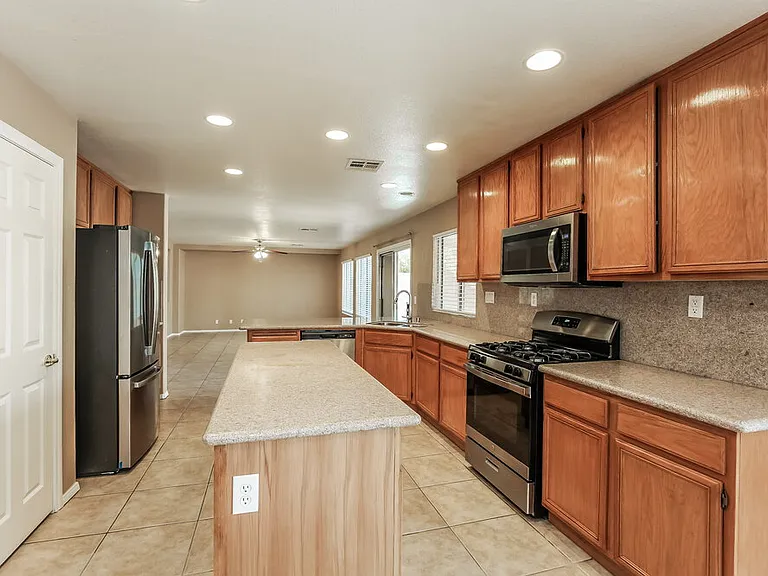 1728 Evening Bluff Pl — Photo 9