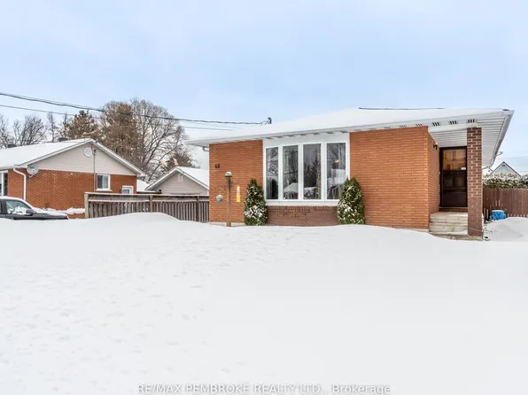 48 Selkirk St, Petawawa, ON K8H 1P2