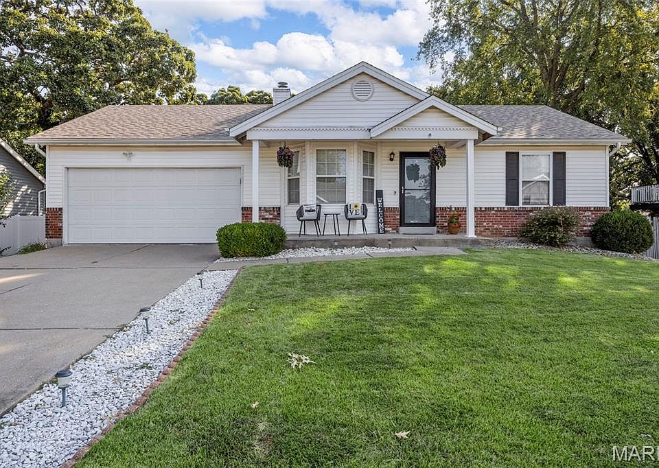 1st image of 12 Mallard Pointe Dr