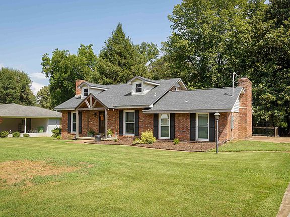 2nd image of 807 Rebel Dr