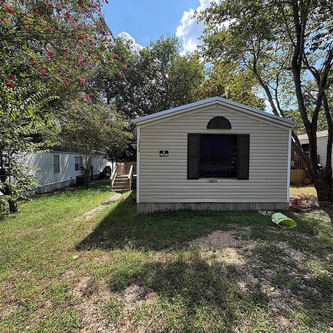 3 bed, 2.0 bath, 1216 sqft, $1,300 — Photo 1