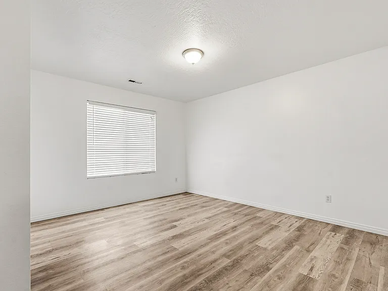2156 E Frontier St — Photo 17
